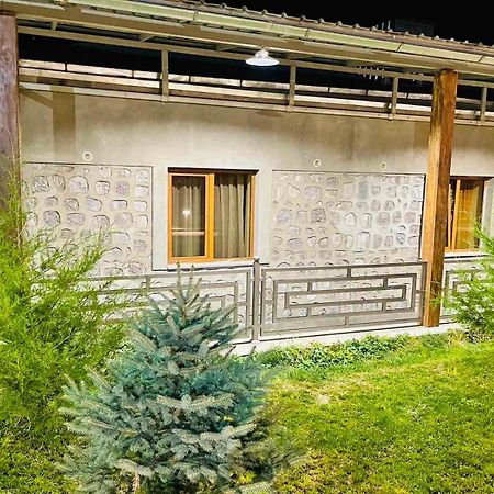 Lara Hotel Goris Ngoại thất bức ảnh