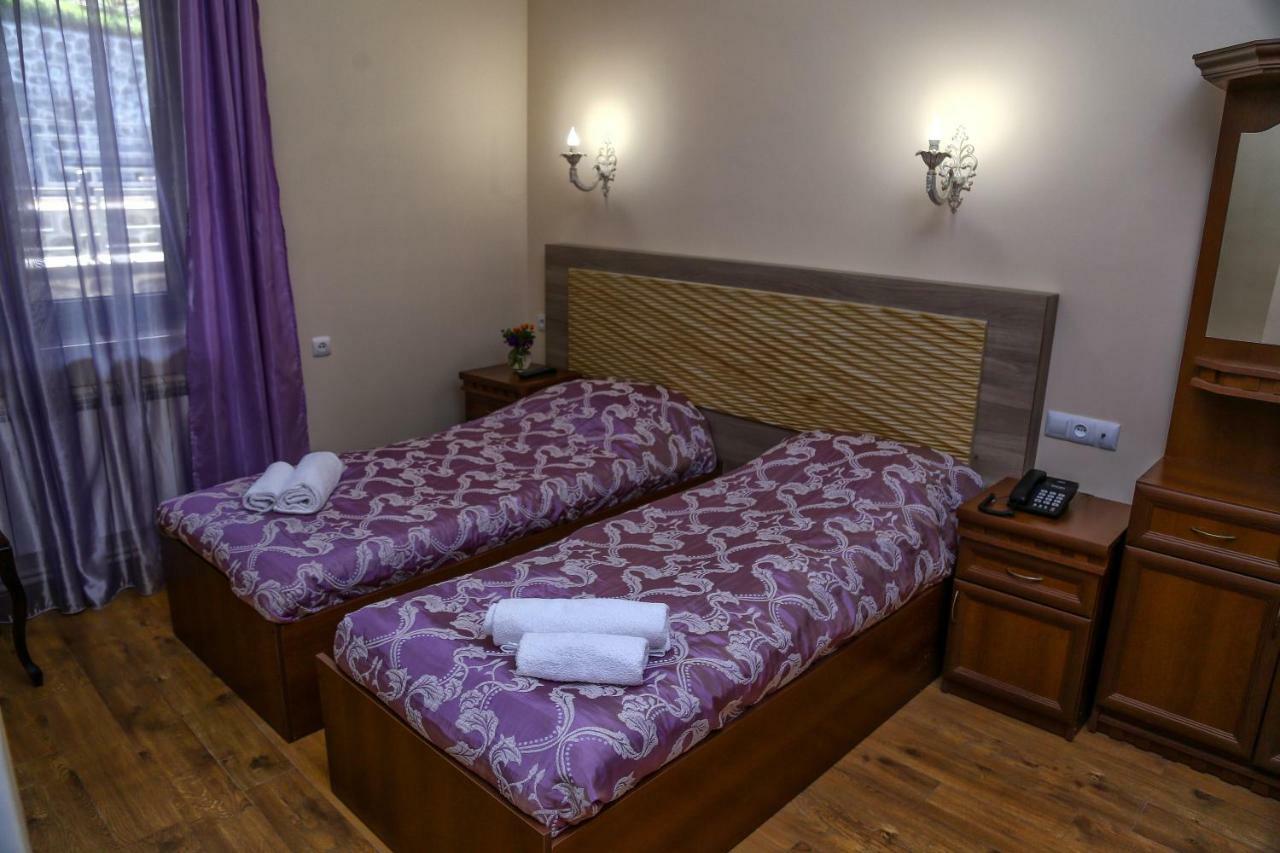 Lara Hotel Goris Ngoại thất bức ảnh