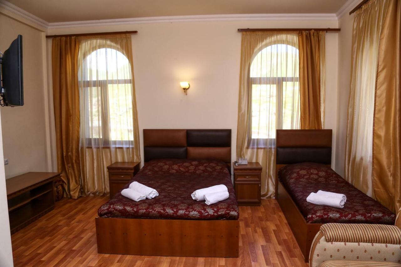 Lara Hotel Goris Ngoại thất bức ảnh