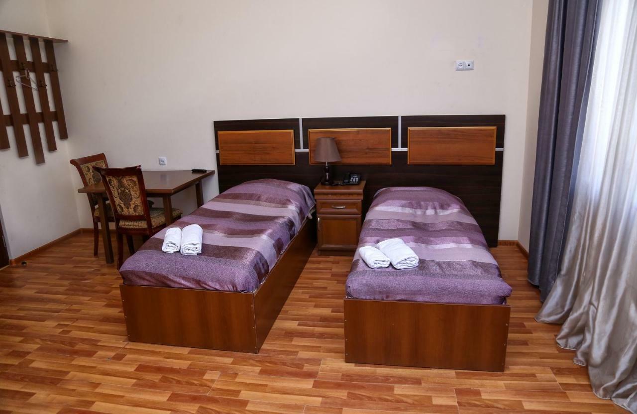 Lara Hotel Goris Ngoại thất bức ảnh