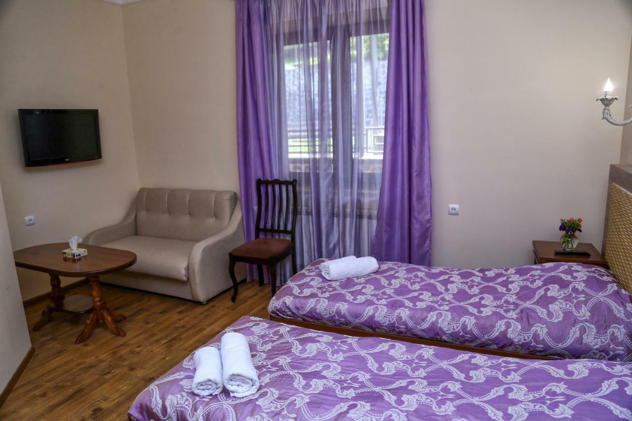Lara Hotel Goris Ngoại thất bức ảnh