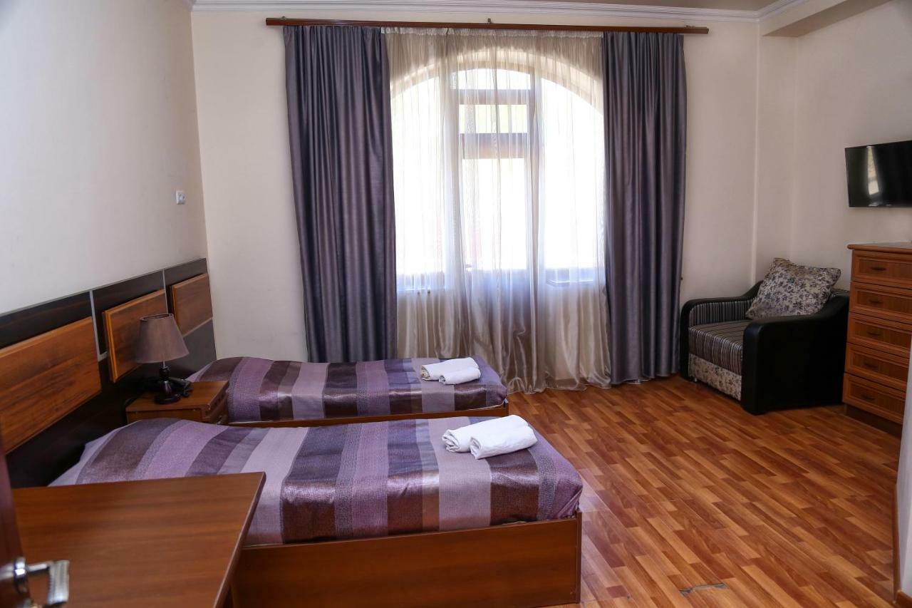 Lara Hotel Goris Ngoại thất bức ảnh