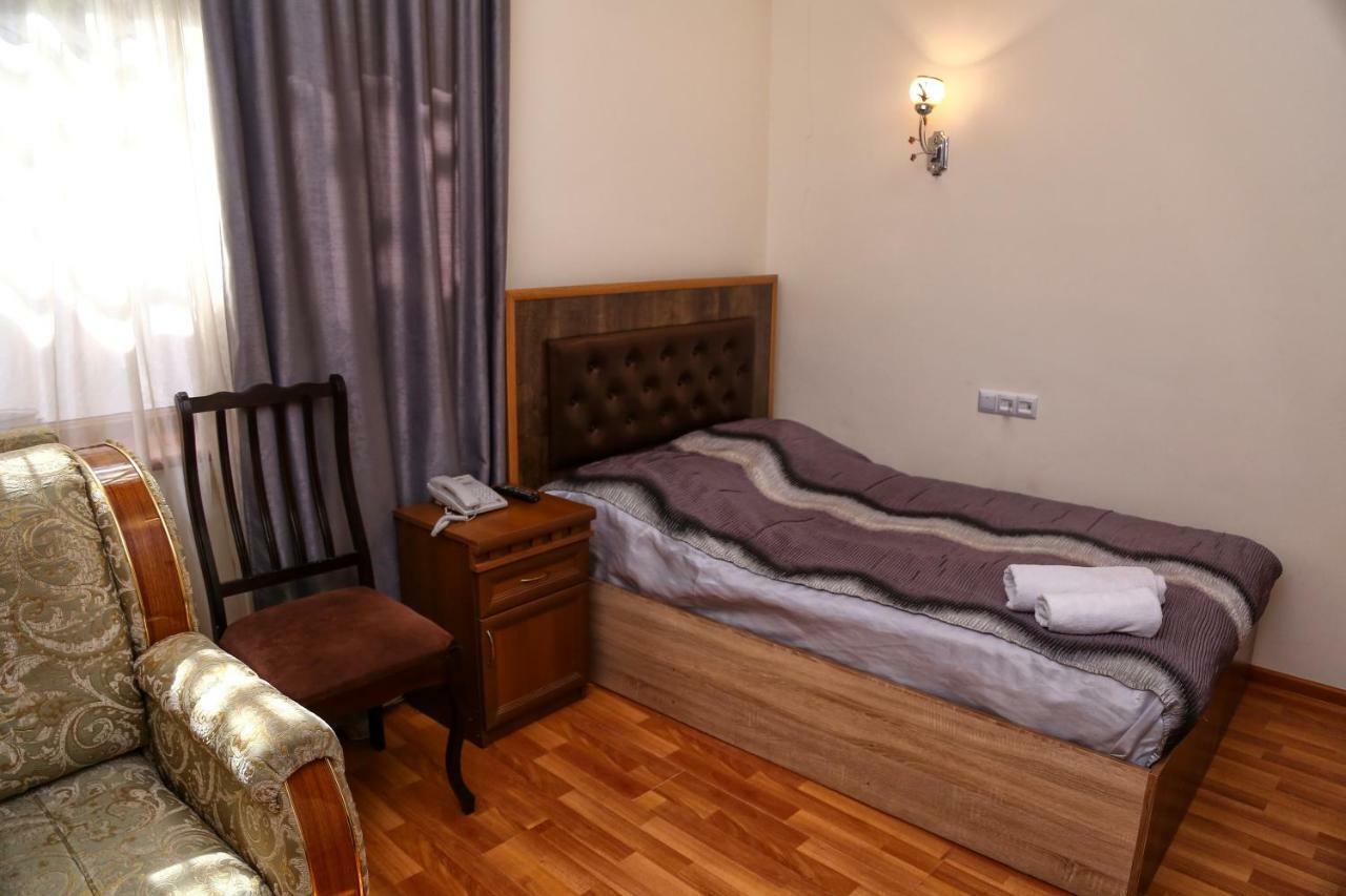 Lara Hotel Goris Ngoại thất bức ảnh