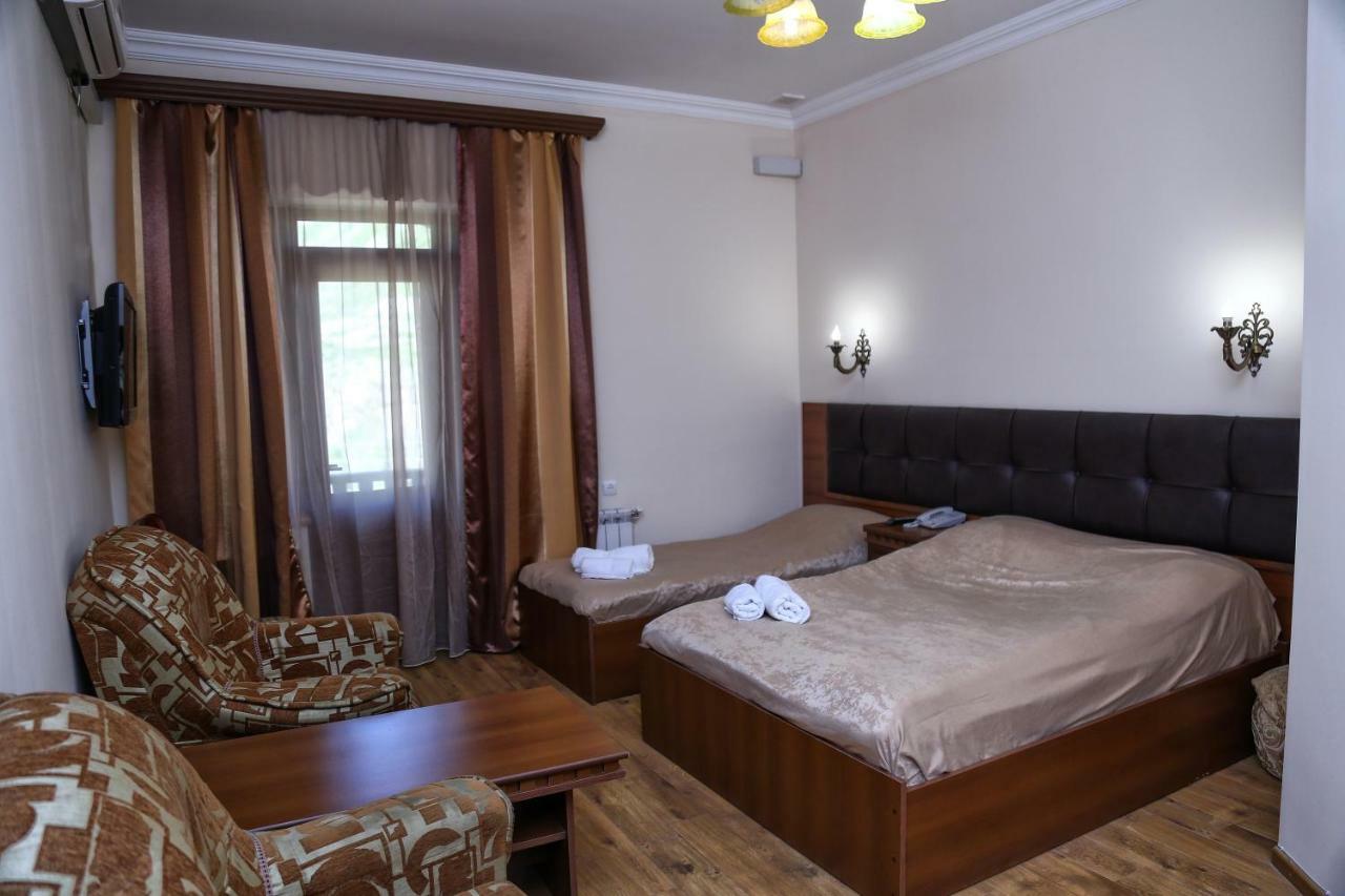 Lara Hotel Goris Ngoại thất bức ảnh