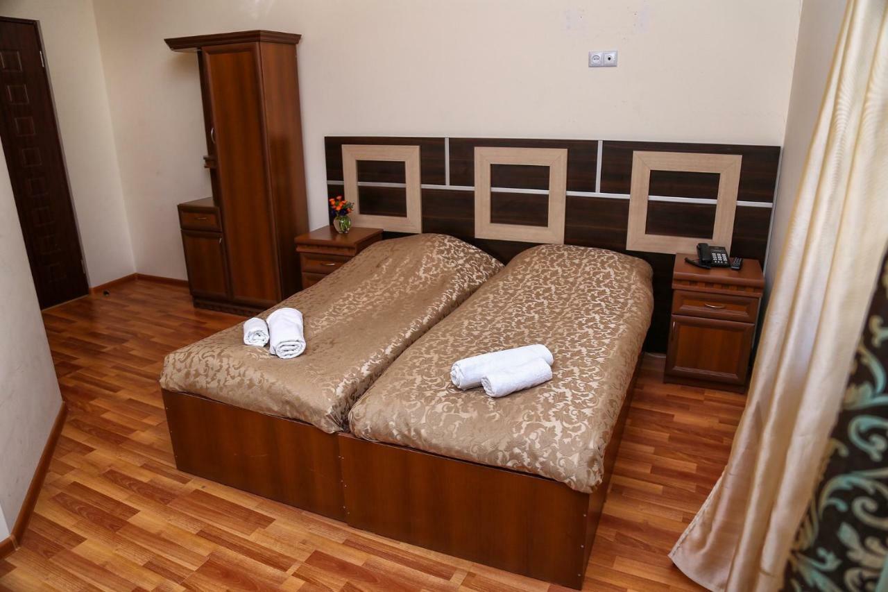 Lara Hotel Goris Ngoại thất bức ảnh