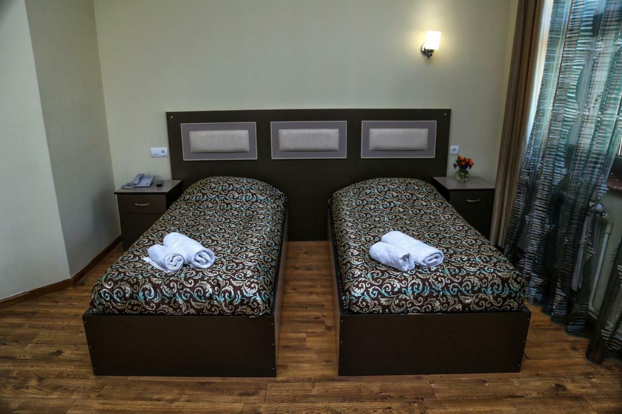 Lara Hotel Goris Ngoại thất bức ảnh